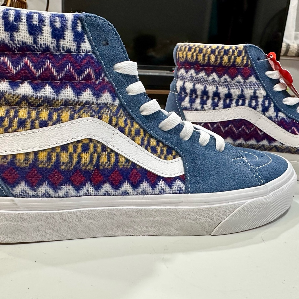 Colorful Vans High-Top Sneakers w/cool Design - Picture 4 of 7
